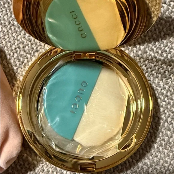 Gucci Tan Bronzer NWOT - Picture 5 of 8